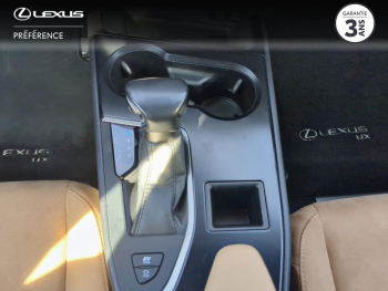 Photo 9 du bon plan LEXUS UX 250h Pack Business 2WD occasion à 25990 €