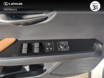 Photo 12 du bon plan LEXUS UX 250h Pack Business 2WD occasion à 25990 €