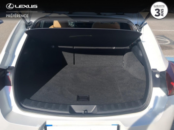 Photo 15 du bon plan LEXUS UX 250h Pack Business 2WD occasion à 25990 €