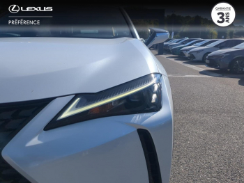 Photo 16 du bon plan LEXUS UX 250h Pack Business 2WD occasion à 25990 €