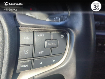 Photo 18 du bon plan LEXUS UX 250h Pack Business 2WD occasion à 25990 €