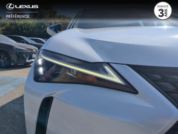 Photo 19 du bon plan LEXUS UX 250h Pack Business 2WD occasion à 25990 €