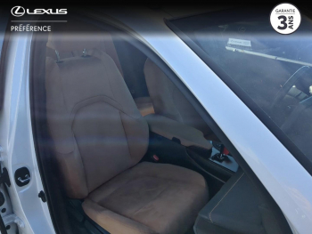 Photo 20 du bon plan LEXUS UX 250h Pack Business 2WD occasion à 25990 €