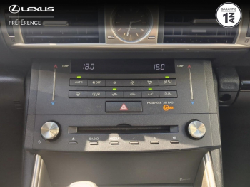 Photo 11 du bon plan LEXUS IS 300h Pack Business occasion à 19990 €