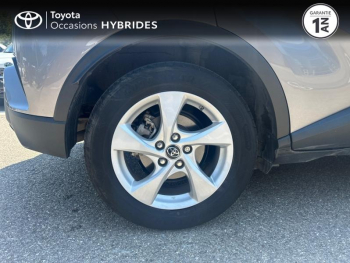Photo 16 du bon plan TOYOTA C-HR 122h Dynamic 2WD E-CVT occasion à 16490 €