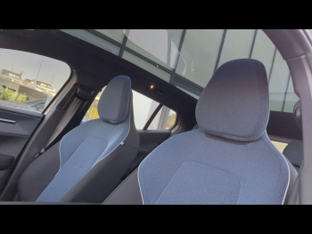 Photo 15 du bon plan VOLVO EX30 P5 Long Range 272ch 69kWh Ultra occasion à 44900 €