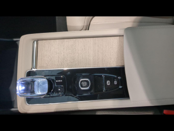 Photo 19 du bon plan VOLVO XC90 T8 AWD 310 + 145ch Ultra Style Dark Geartronic occasion à 104900 €