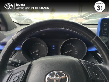 Photo 13 du bon plan TOYOTA C-HR 122h Graphic 2WD E-CVT MC19 occasion à 15990 €