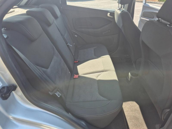 Photo 12 du bon plan FORD Ka+ 1.2 Ti-VCT 70ch Essential occasion à 9890 €