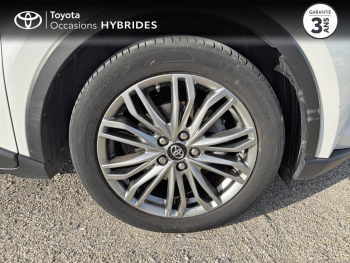 Photo 16 du bon plan TOYOTA C-HR 184h Distinctive 2WD E-CVT MY20 occasion à 21990 €