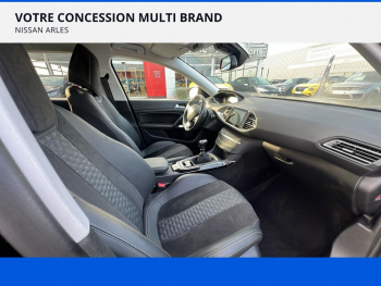 Photo 16 du bon plan PEUGEOT 308 1.2 PureTech 130ch S&S Roadtrip occasion à 10990 €