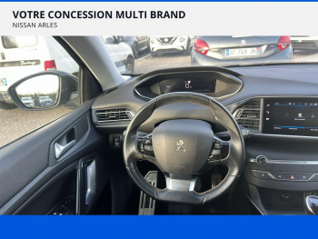 Photo 18 du bon plan PEUGEOT 308 1.2 PureTech 130ch S&S Roadtrip occasion à 10990 €