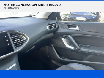 Photo 20 du bon plan PEUGEOT 308 1.2 PureTech 130ch S&S Roadtrip occasion à 10990 €