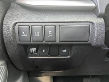 Photo 17 du bon plan MITSUBISHI Eclipse Cross 2.4 MIVEC PHEV 188ch Invite 4WD occasion à 22990 €