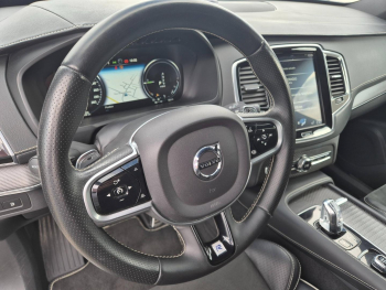 Photo 10 du bon plan VOLVO XC90 T8 Twin Engine 303 + 87ch R-Design Geartronic 7 places 48g occasion à 39900 €