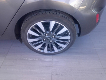Photo 22 du bon plan FORD Fiesta 1.0 Flexifuel 95ch Titanium Vignale 5p occasion à 15590 €