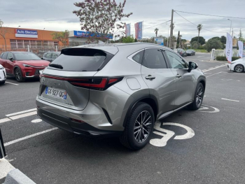 Photo 2 du bon plan LEXUS NX 450h+ Luxe 4WD Pack Design occasion à 46990 €