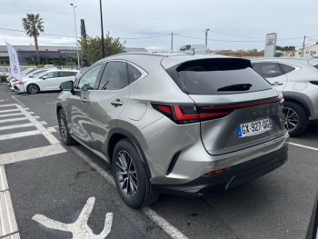 Photo 10 du bon plan LEXUS NX 450h+ Luxe 4WD Pack Design occasion à 46990 €