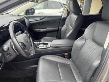 Photo 16 du bon plan LEXUS NX 450h+ Luxe 4WD Pack Design occasion à 46990 €