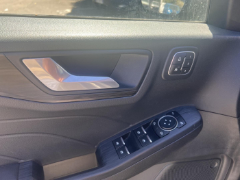 Photo 15 du bon plan FORD Kuga 2.5 Duratec 190ch FHEV E85 Vignale BVA occasion à 26900 €