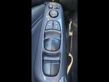 Photo 16 du bon plan NISSAN Juke 1.6 Hybrid 143ch N-Connecta 2022.5 occasion à 21490 €
