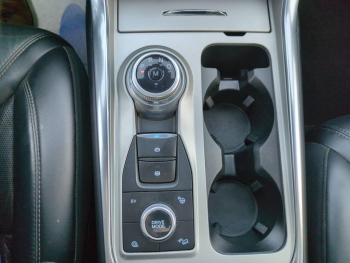 Photo 13 du bon plan FORD Explorer 3.0 EcoBoost 457ch Parallel PHEV Platinum i-AWD BVA10 25cv occasion à 54900 €