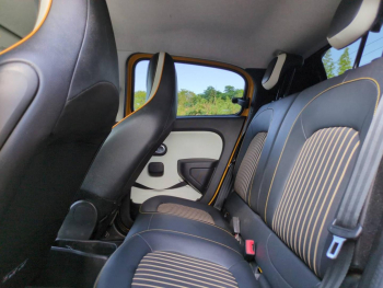 Photo 17 du bon plan RENAULT Twingo 0.9 TCe 95ch Intens - 20 occasion à 9790 €