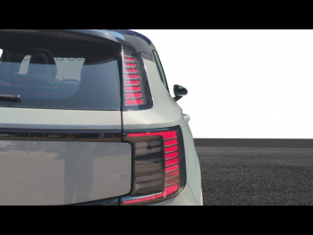 Photo 15 du bon plan VOLVO EX30 P5 Long Range 272ch 69kWh Ultra occasion à 43900 €
