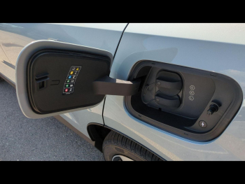 Photo 17 du bon plan VOLVO EX30 P5 Long Range 272ch 69kWh Ultra occasion à 43900 €