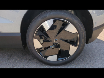 Photo 18 du bon plan VOLVO EX30 P5 Long Range 272ch 69kWh Ultra occasion à 43900 €