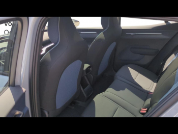 Photo 25 du bon plan VOLVO EX30 P5 Long Range 272ch 69kWh Ultra occasion à 43900 €