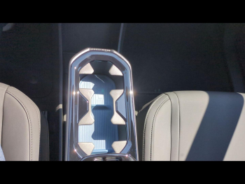 Photo 36 du bon plan VOLVO EX30 P5 Long Range 272ch 69kWh Ultra occasion à 43900 €