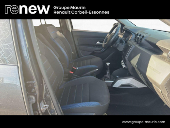 Photo 16 du bon plan DACIA Duster 1.0 ECO-G 100ch 15 ans 4x2 - E6U occasion à 13699 €
