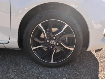 Photo 11 du bon plan TOYOTA Yaris 100h Collection 5p occasion à 12990 €