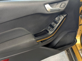 Photo 8 du bon plan FORD Fiesta Active 1.0 EcoBoost 100ch S&S Pack Euro6.2 occasion à 11490 €