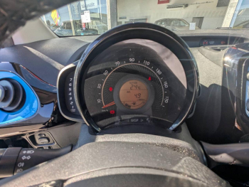 Photo 12 du bon plan TOYOTA Aygo 1.0 VVT-i 72ch x 5p occasion à 7990 €