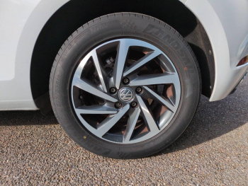 Photo 9 du bon plan VOLKSWAGEN Golf 1.6 TDI 115ch BlueMotion Technology FAP Confortline DSG7 3p occasion à 10990 €