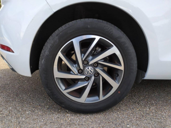Photo 12 du bon plan VOLKSWAGEN Golf 1.6 TDI 115ch BlueMotion Technology FAP Confortline DSG7 3p occasion à 10990 €