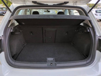 Photo 13 du bon plan VOLKSWAGEN Golf 1.6 TDI 115ch BlueMotion Technology FAP Confortline DSG7 3p occasion à 10990 €