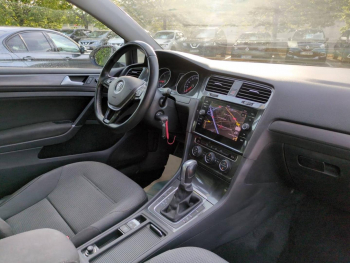 Photo 15 du bon plan VOLKSWAGEN Golf 1.6 TDI 115ch BlueMotion Technology FAP Confortline DSG7 3p occasion à 10990 €