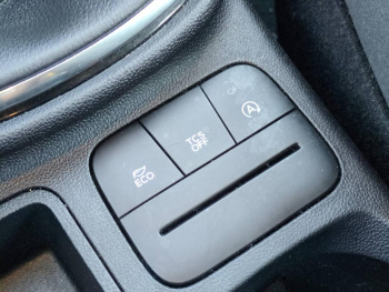 Photo 25 du bon plan FORD Fiesta 1.0 EcoBoost 100ch Stop&Start Titanium 5p occasion à 8990 €