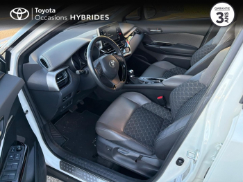 Photo 11 du bon plan TOYOTA C-HR 122h Distinctive 2WD E-CVT RC18 occasion à 19990 €