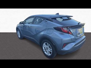 Photo 8 du bon plan TOYOTA C-HR 122h Dynamic 2WD E-CVT RC18 occasion à 17990 €