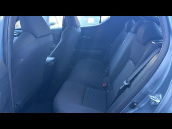 Photo 9 du bon plan TOYOTA C-HR 122h Dynamic 2WD E-CVT RC18 occasion à 17990 €