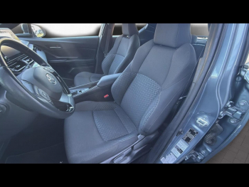 Photo 12 du bon plan TOYOTA C-HR 122h Dynamic 2WD E-CVT RC18 occasion à 17990 €