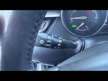 Photo 20 du bon plan TOYOTA C-HR 122h Dynamic 2WD E-CVT RC18 occasion à 17990 €