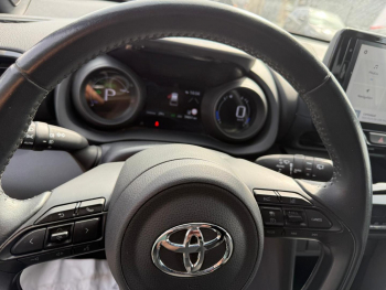 Photo 11 du bon plan TOYOTA Yaris Cross 116h Design MY22 occasion à 20066 €